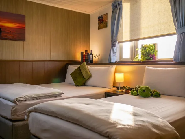 غرفة ثلاثية بسرير مزدوج وسرير فردي، MF Hotel Penghu 2/3