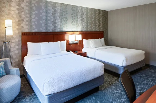 غرفة بسريرين كوين، Courtyard Cincinnati Blue Ash 1/3