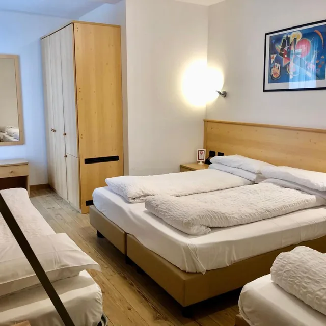 غرفة عائلية، Hotel Derby 2/3