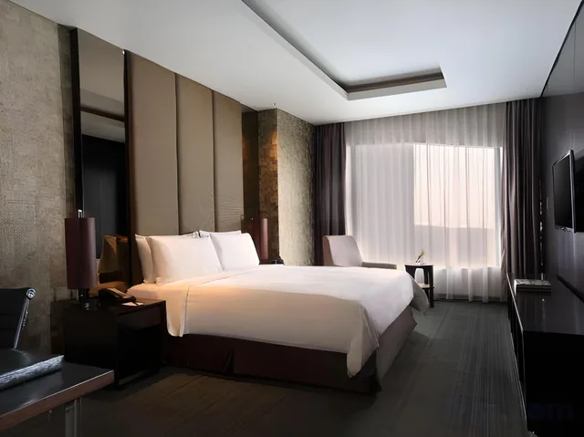 2 Bedrooms, Pool, Suite، Po Hotel Semarang 1/1
