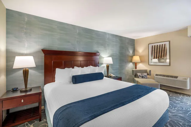 Courtyard, King Bed، Best Western Plus Carpinteria Inn 4/8
