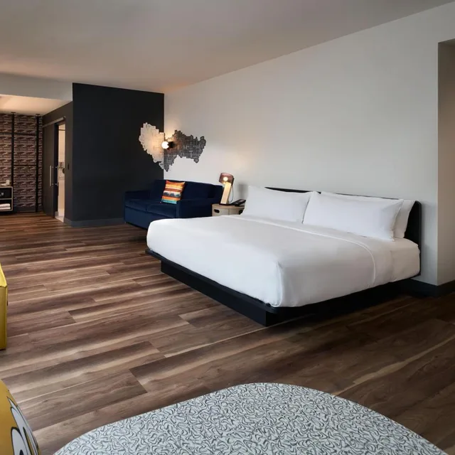 غرفة كبيرة بسرير كينج، Aloft Orlando International Drive 2/9