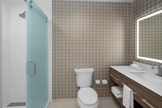 جناح بسرير كينج بغرفة نوم واحدة مع أريكة، Home2 Suites by Hilton Hobbs 2/2