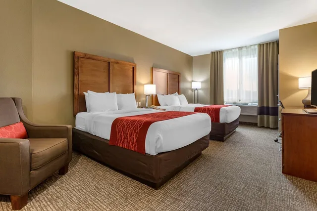 غرفة بسريرين كوين لذوي الإعاقة، COMFORT INN & SUITES NEAR MT. RUSHMORE 2/5