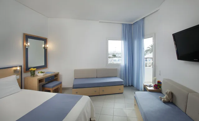 Room, Queen Bed, Partial Sea View, Sofa, Atlantica Ocean Beach Resort 6/10