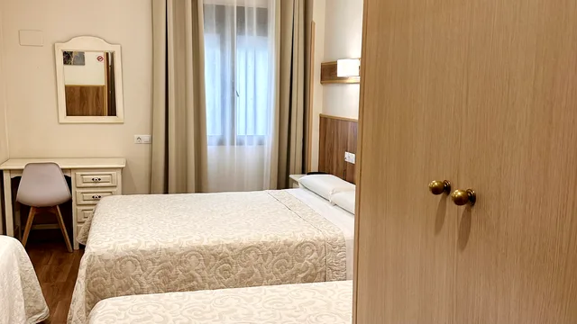 غرفة قياسية رباعية، Hostal Toledo 5/7