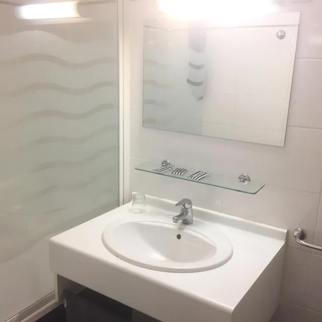غرفة بسريرين منفصلين، Hotel Du Sud Vieux Port 9/10
