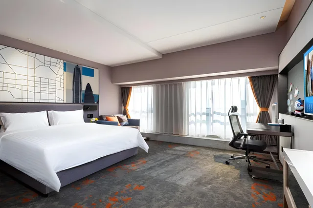 Superior, Deluxe, King Bed, Queen Bed, Hampton by Hilton Shenzhen Dongmen 2/2