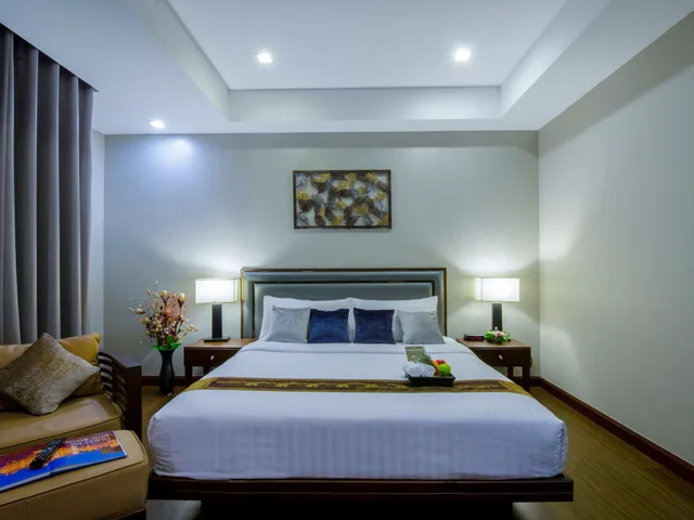 جناح تنفيذي بسرير كينج بشرفة، Grand Mercure Bangkok Asoke Residence 5/10