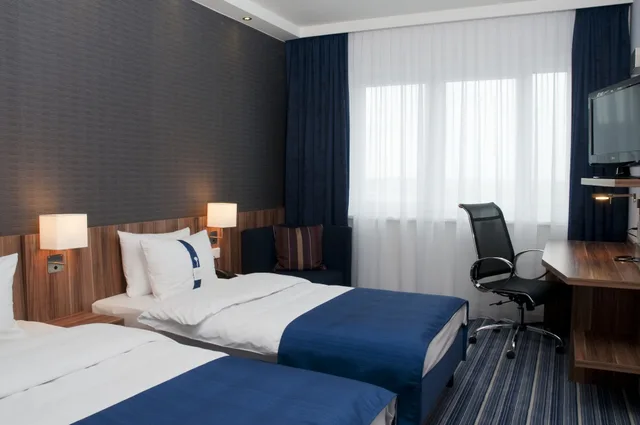 غرفة قياسية بسريرين منفصلين، Holiday Inn Express Augsburg 3/5
