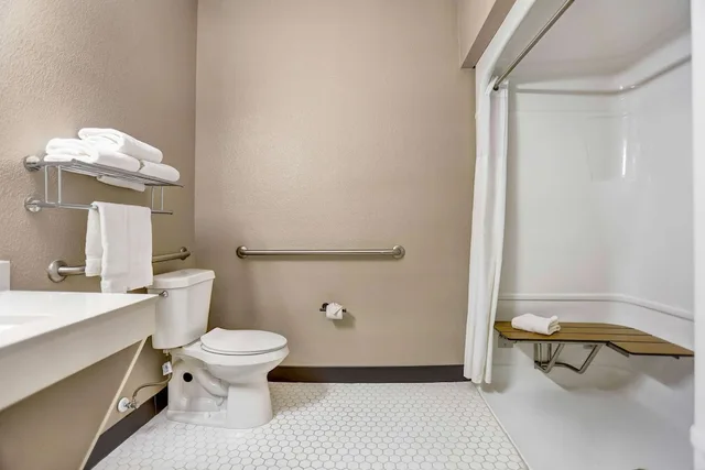 غرفة ديلوكس بسرير كينج، Motel6 Weatherford, TX 3/4