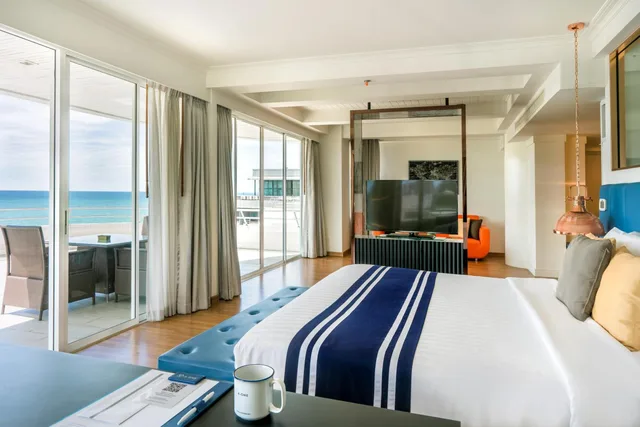 Panoramic Ocean View Suite.، The Cruise Hotel 2/17
