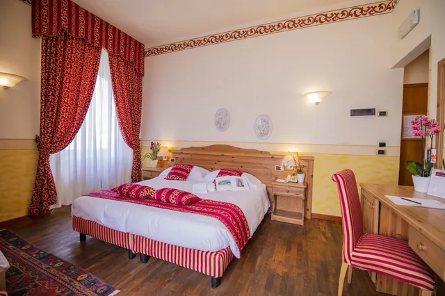 Deluxe, Villa Imperina 1/2