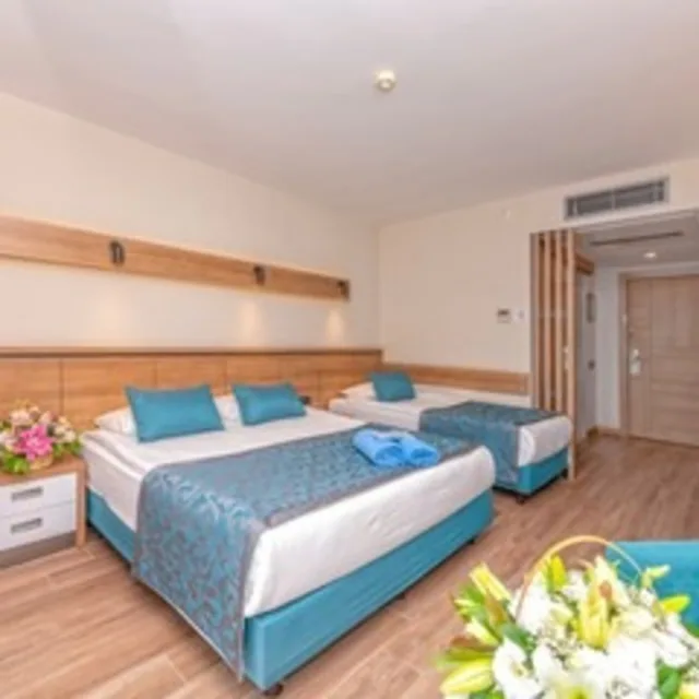 Standard, Meryan Hotel 2/3
