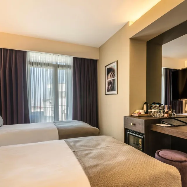 غرفة ديلوكس بسرير مزدوج أو سريرين منفصلين بشرفة، Galata Times Boutique Hotel 2/5
