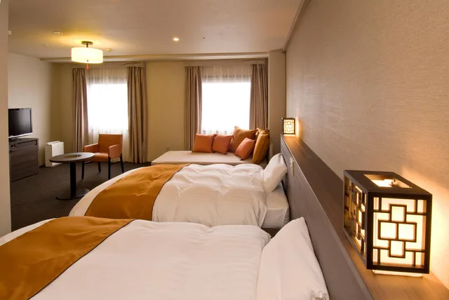 غرفة كبيرة بسريرين منفصلين مع أريكة، Dormy Inn Nagasaki Shinchi Chinatown Hot Spring 2/3