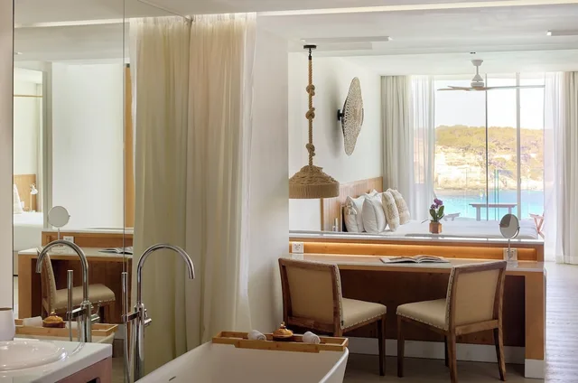 2 Bedrooms, the Level, Junior Suite، Melia Cala Galdana 4/4