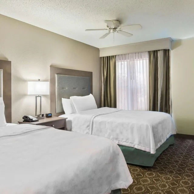 جناح بسريرين كوين بغرفة نوم واحدة مع أريكة، Homewood Suites By Hilton Baton Rouge 2/3