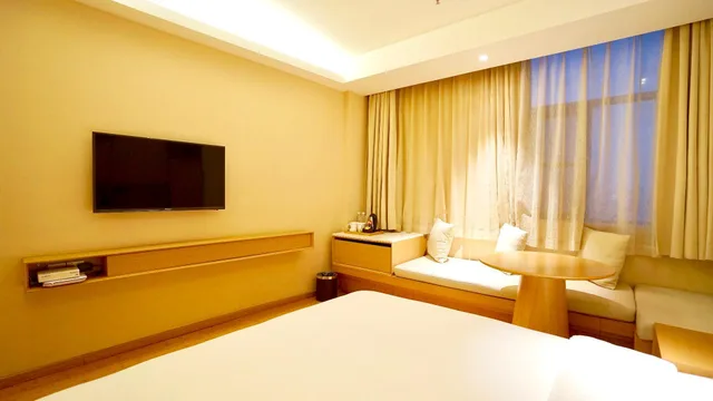 Superior, Ji Hotel (Shanghai Zhoupu Wanda Plaza) 1/2