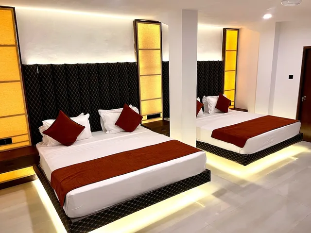 جناح عائلي بسريرين كينج بإطلالة على الحديقة بشرفة، Sundaras Resort 1/2