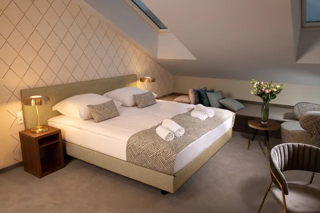 شقة بسرير كوين وسريرين منفصلين بشرفة بغرفتي نوم، Xerion Hotel 1/6