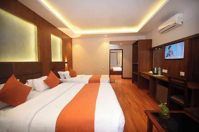 Adjoining, Family, 1 Single and 2 Queen Beds، Hotel Mums Home 2/3