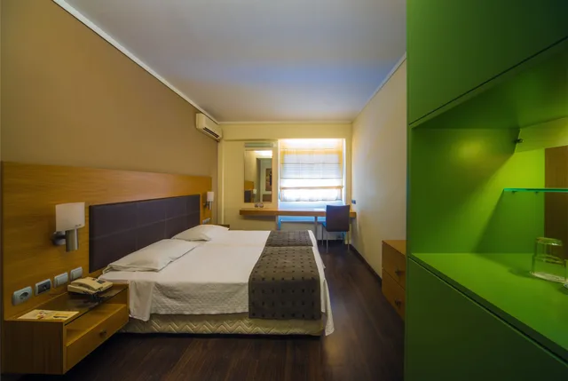 غرفة متصلة قياسية بأربعة أسرّة، Capsis Hotel Thessaloniki 6/10