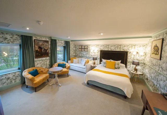 Junior Suite, Studio, King Bed, Sofa، Bedford Swan Hotel and Thermal Spa 1/5