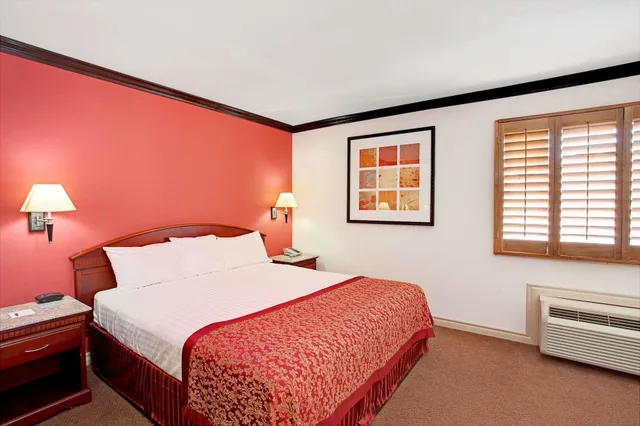 جناح بسرير كينج، Ramada by Wyndham Pasadena 2/2