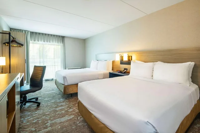 غرفة بسريرين مزدوجين في الطابق الأرضي، Comfort Inn Kingston - Highway 401 4/10