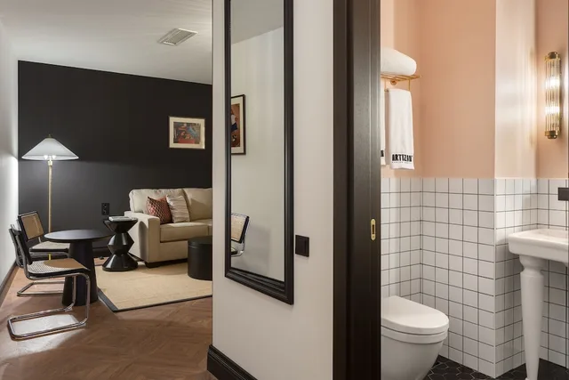 جناح جونيور بسرير كينج مع أريكة، Artizan Design Hotel 2/2