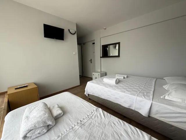 غرفة قياسية ثلاثية بثلاثة أسرّة، Romeo Beach Hotel 4/10