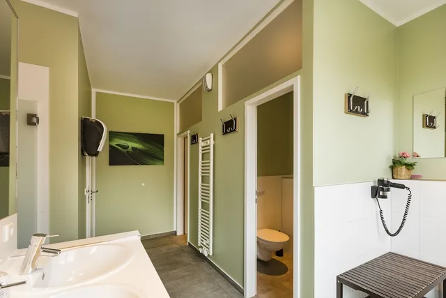 Female Dorm, 8 People, Double Bed، Five Reasons Hotel and Hostel 1/1