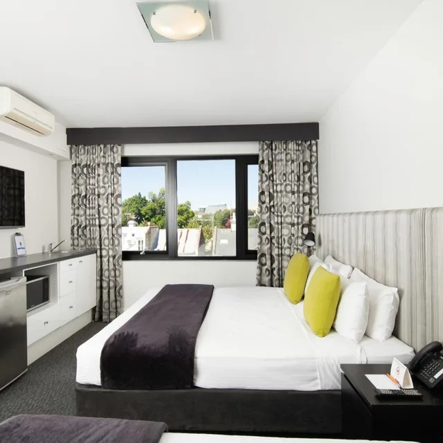 غرفة تنفيذية ثلاثية، Sora East Melbourne 2/5