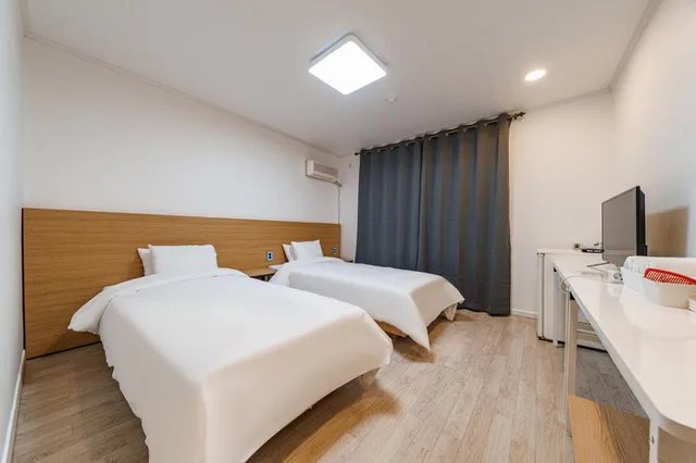 غرفة قياسية بسريرين منفصلين، Mammoth Resortel 3/10