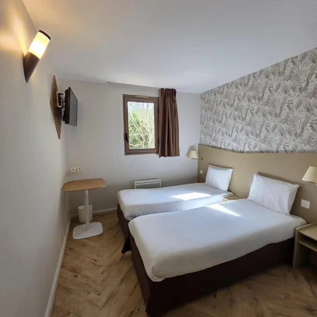 غرفة بسريرين منفصلين، KYRIAD CHANTILLY 2/10