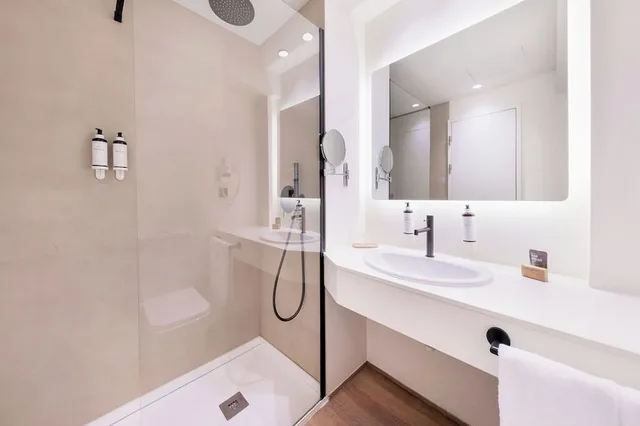غرفة قياسية بسرير مزدوج بإطلالة على المرفأ بشرفة، Hotel Ankaa 8/9
