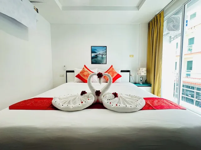 غرفة سوبيريور بسرير مزدوج بشرفة، SWISS HOUSE 3/10