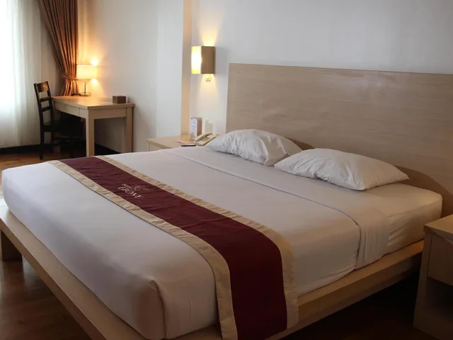 Superior, King Bed, Hotel Ebony 1/1
