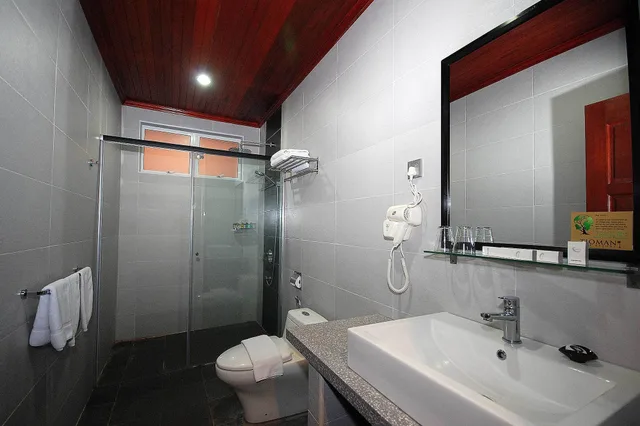 غرفة تنفيذية ثلاثية بسرير كينج وسرير فردي، Tioman Dive Resort 2/3