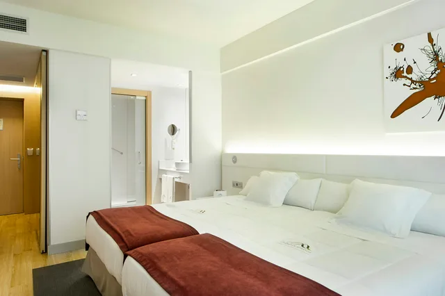 غرفة كلاسيكية بسرير مزدوج، Hotel Sercotel Ciudad de Miranda 1/5