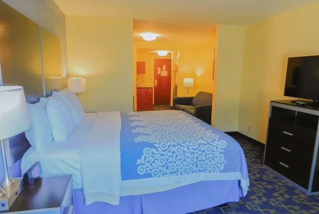 جناح بسرير كينج، Days Inn & Suites by Wyndham Pocahontas 3/5