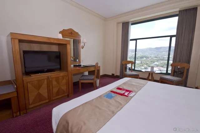 Ambassador Room، Waterfront Cebu City Hotel and Casino 3/10