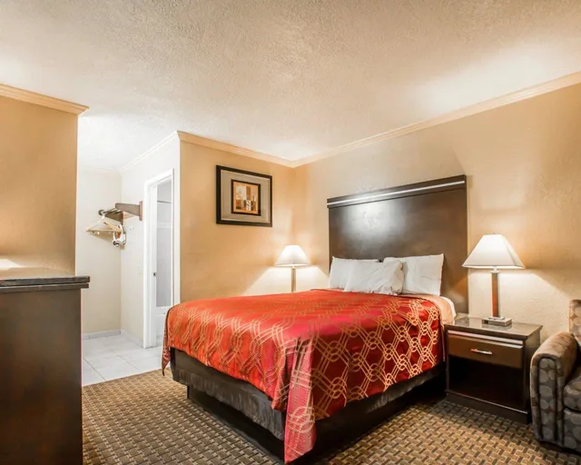 غرفة قياسية بسرير كوين، Rodeway Inn Lemon Grove San Diego East 2/8