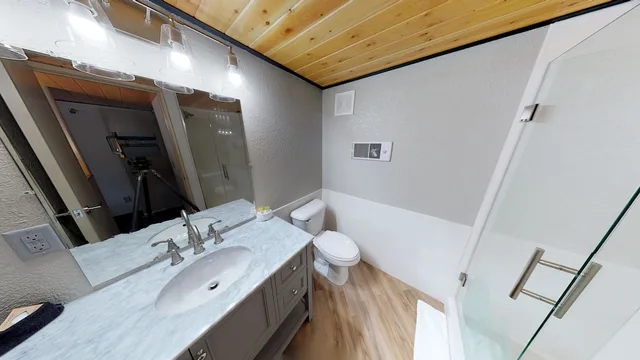 غرفة سيغنتشر بسرير كوين وسريرين منفصلين بإطلالة على المدينة لذوي الإعاقة، The Hotel Sturgis 9/10
