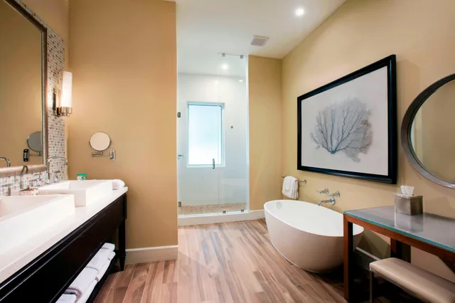 Suite, Playa Largo Resort & Spa, Autograph Collection 2/5