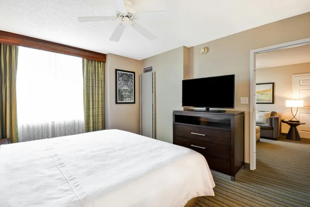 جناح بريميوم بسرير كينج بغرفة نوم واحدة، Homewood Suites By Hilton Dulles International Airport 1/3