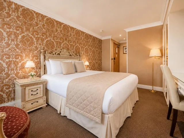 Semi Basement, Queen Bed، Ashburn 2/5