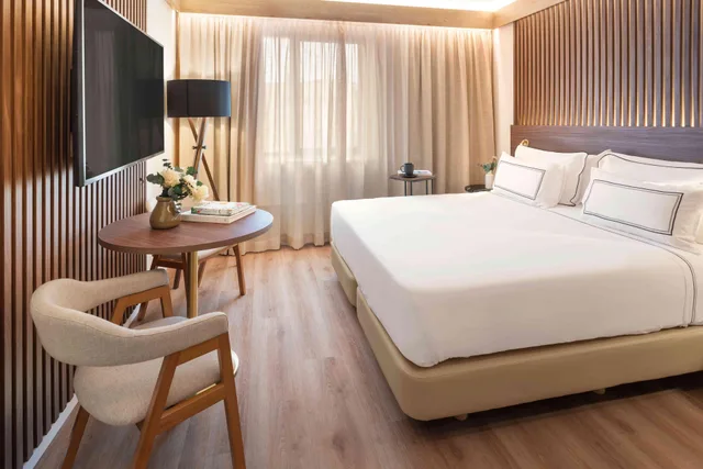 Connecting, the Level، Melia Granada 2/10