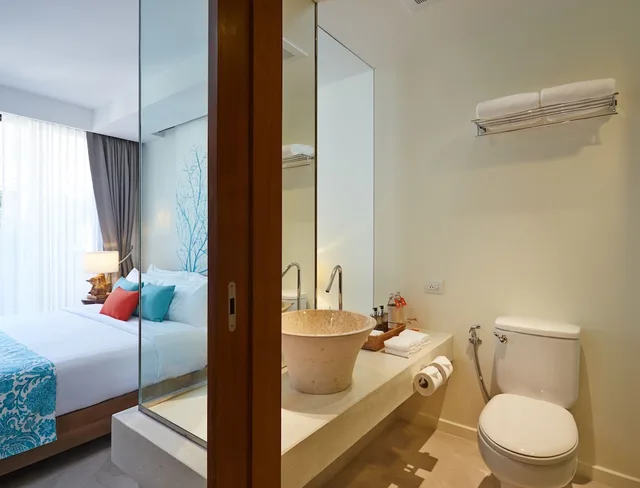 غرفة ديلوكس بشرفة، Bandara Beach Resort, Phuket 9/17